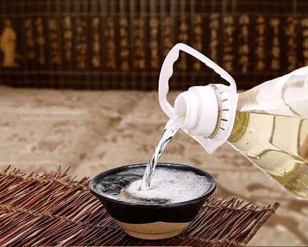 如何區(qū)別“純糧酒”和“勾兌酒”？教你3招辨別